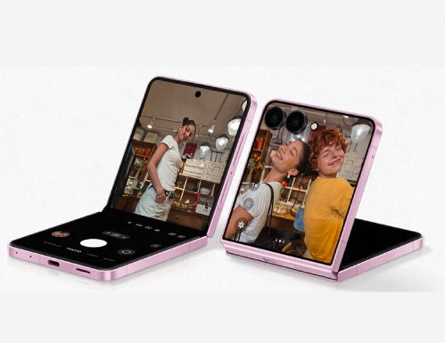 Quanto è utile uno smartphone pieghevole per foto e video? Con la FlexCam di Galaxy Z Flip8 trovi sempre l’inquadratura giusta. Piega lo smartphone e usalo con presa camcorder, e registra video più fluidi grazie a Blocco orizzontale.